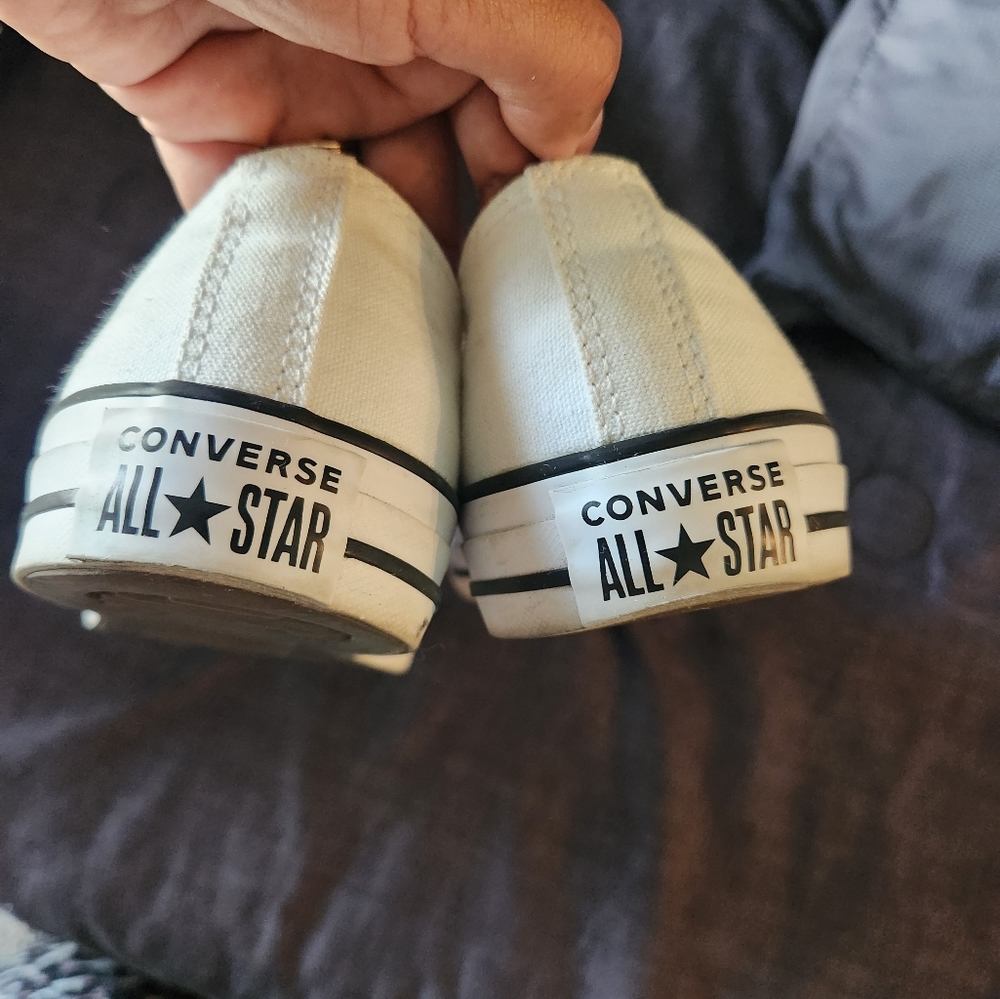 White converse - Picture 10 of 10